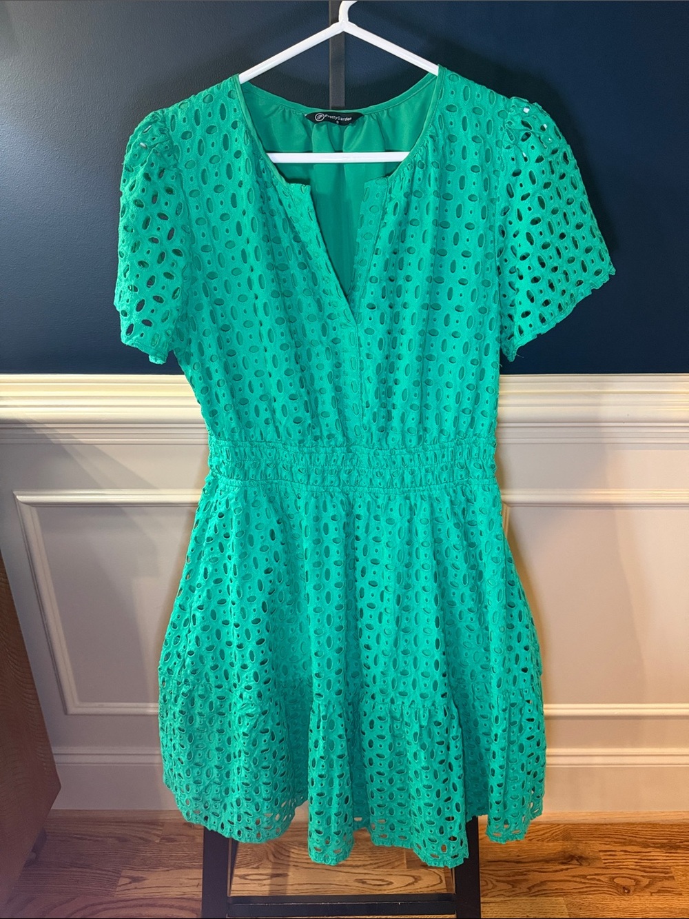 Eyelet V-Neck Short Sleeve Dress in Kelly Green
